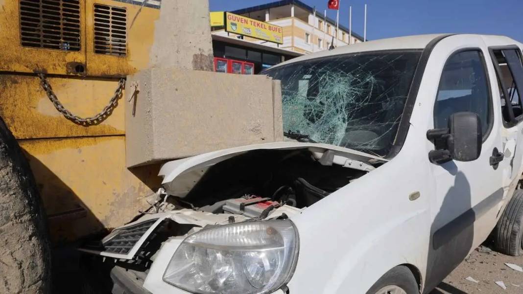 Hatay’da Hatalı Sollama Zincirleme Kaza Getirdi! O Anlar Kamerada 1